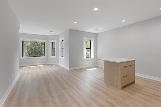 Foto del edificio - 1548 W Juneway Terrace