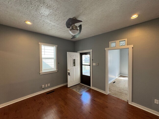 Foto del edificio - Fountain Sqaure 2 Bedroom 1 Bath with a bonus room/office.