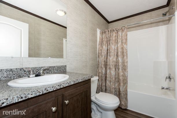 Building Photo - 655 Basswood Ct