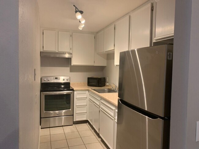 Foto del edificio - Great One-Bedroom Condo In Palm Springs