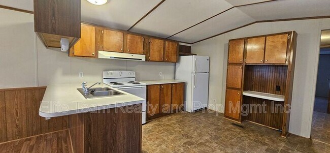 Foto del edificio - 3103 Cedarvale Rd