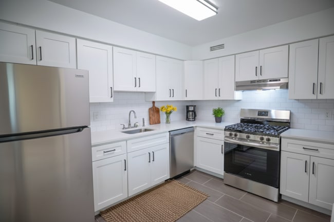 Building Photo - Delaire Landing