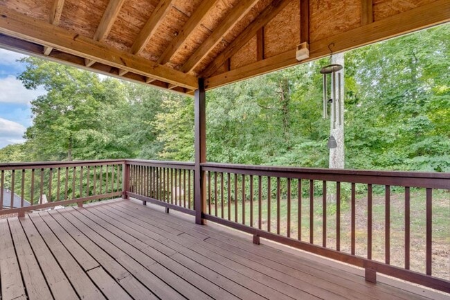 Building Photo - 227 Valley Crest Dr