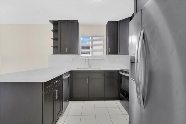 Foto del edificio - 16215 SW 137th Ct