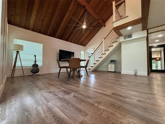 Building Photo - Charming 4BR House in Miami