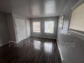 Building Photo - 5658 N 61st St