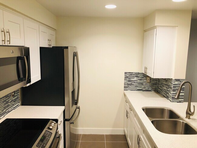Kitchen - 23908 Bothell Everett Hwy