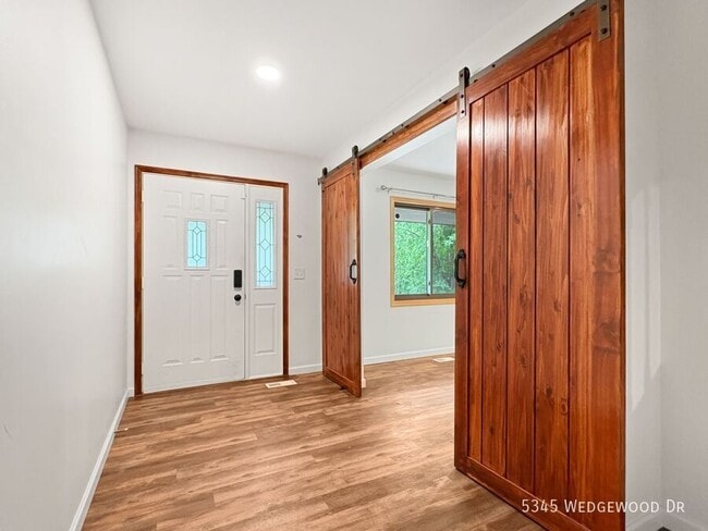 Building Photo - 5345 Wedgewood Dr