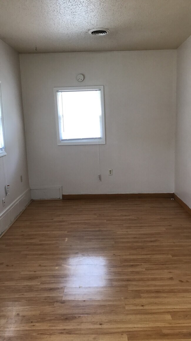 Foto del edificio - 2320 E University Ave