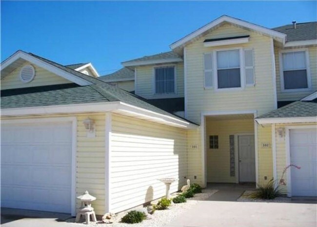 Building Photo - 15110 Leeward Dr