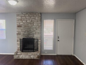 Building Photo - 901 Taulbee Ln