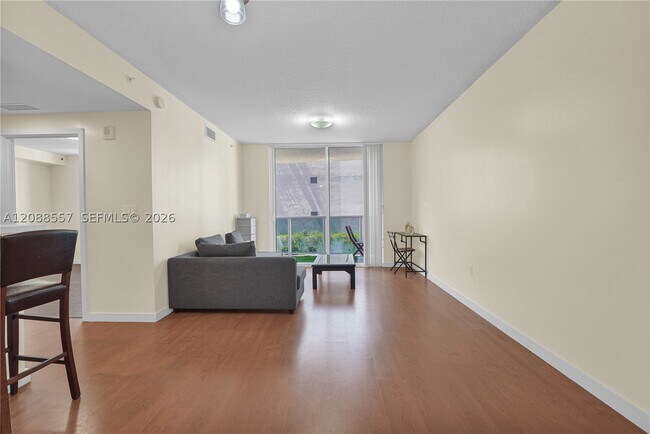Foto del edificio - 601 NE 23rd St