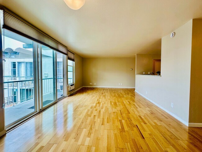 Condo- York - Condo- York