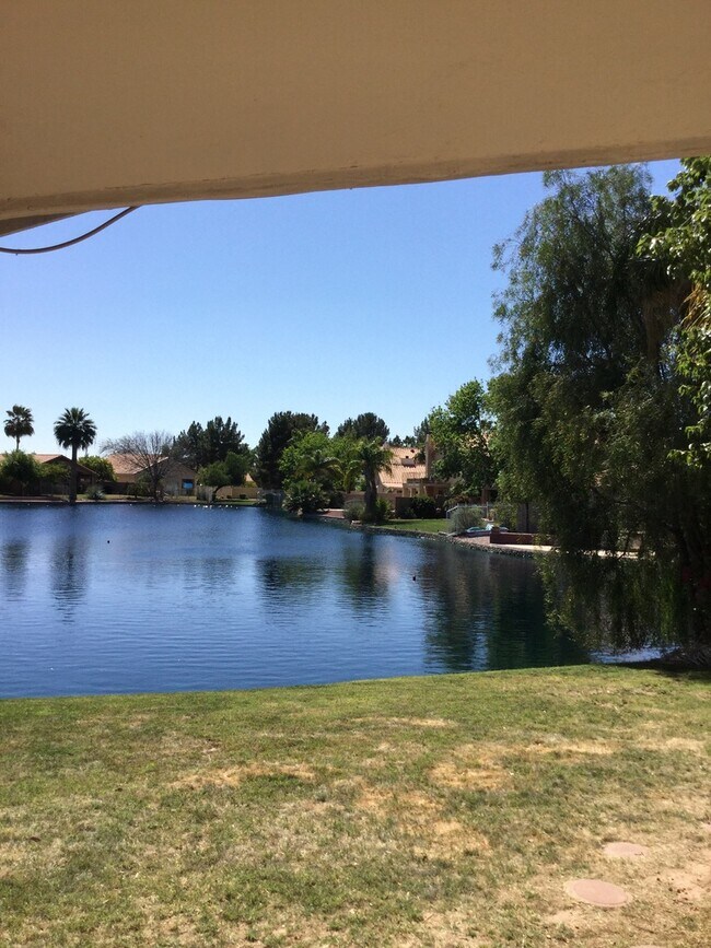 Building Photo - Great Water Front home