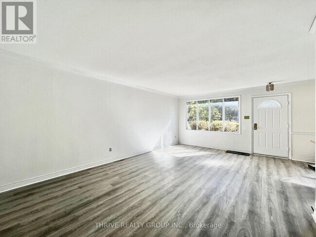 Photo du bâtiment - 120 Hawthorne Rd