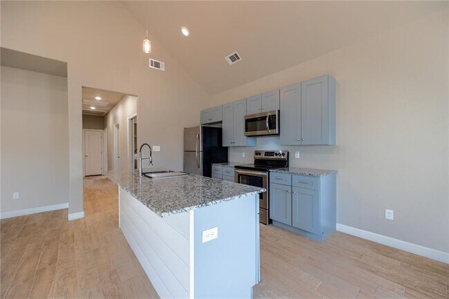 Foto del edificio - 914 Vly Oaks Ln