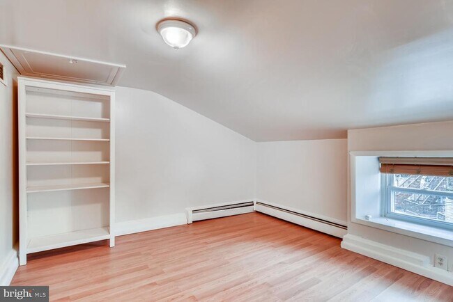 Foto del edificio - 2217 Fleet St