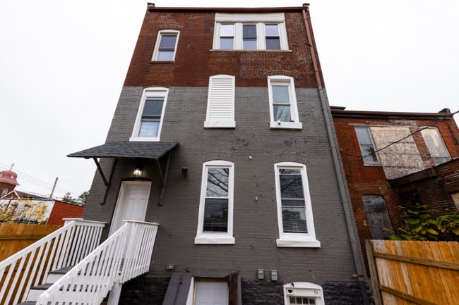 Building Photo - 3938 Iowa Ave