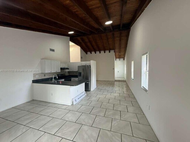 Foto del edificio - 6200 NW 26th Ct