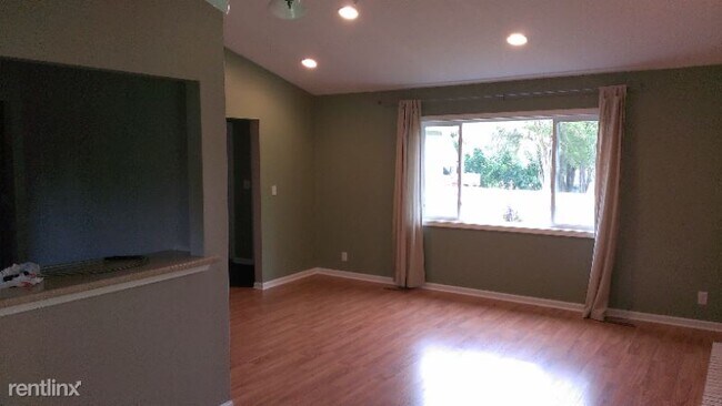 Foto del edificio - 3 br, 1.5 bath House - 1110 Hayden Dr