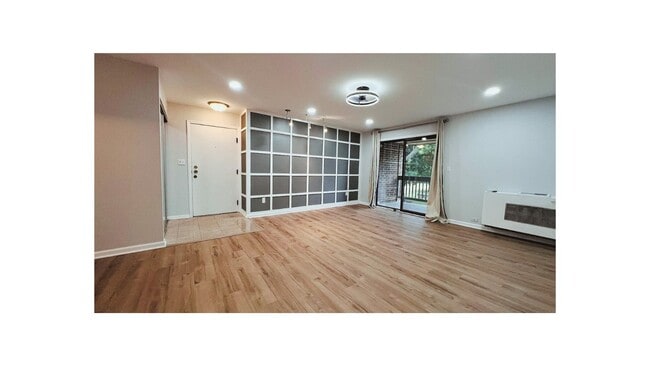 Building Photo - 566 Somerset Ln