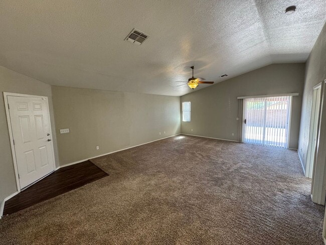 Building Photo - 3 Bedroom - 2 Bath - 1285 Sq. Ft.  - 2 Car Garage - Marana