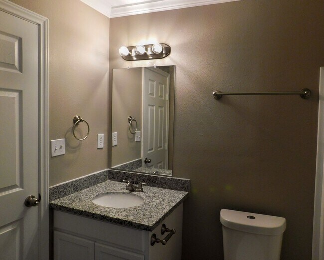 Foto del edificio - Room For Rent