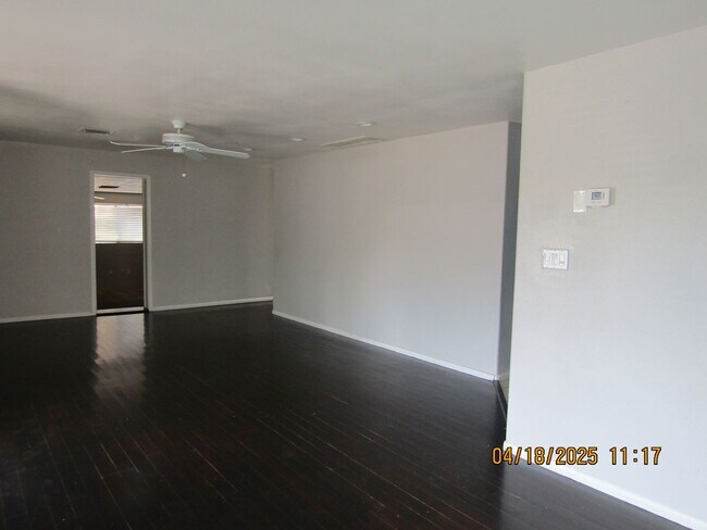 Building Photo - Single story 3 bedroom home within walking...