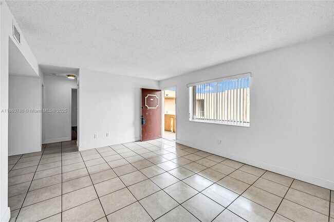 Foto del edificio - 8401 SW 107th Ave