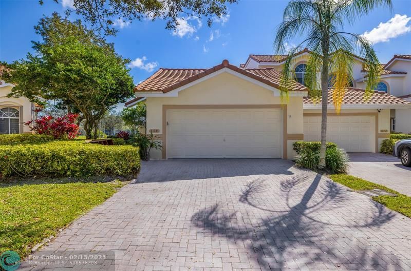 Foto principal - 608 W Palm Aire Dr