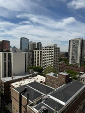 Foto del edificio - 1400 N State Pkwy