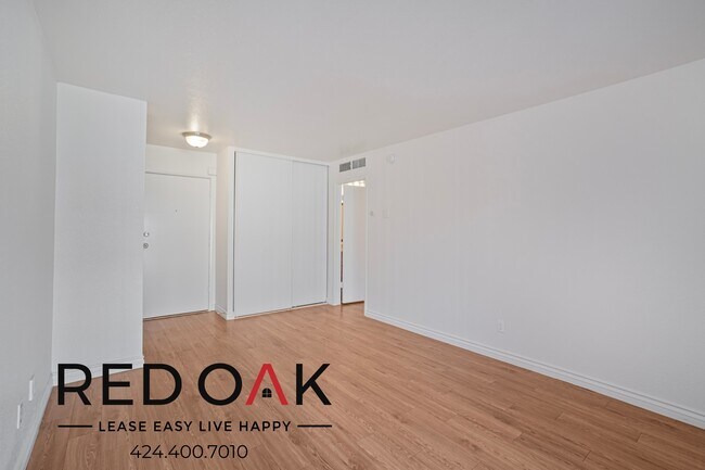 Foto del edificio - 17830 Sherman Way