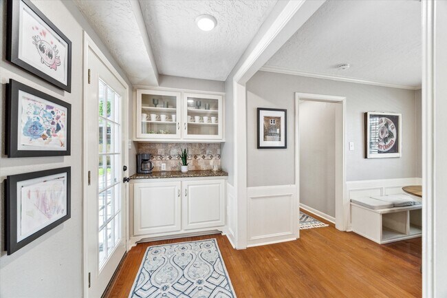 Foto del edificio - 3106 Redwood Lodge Dr