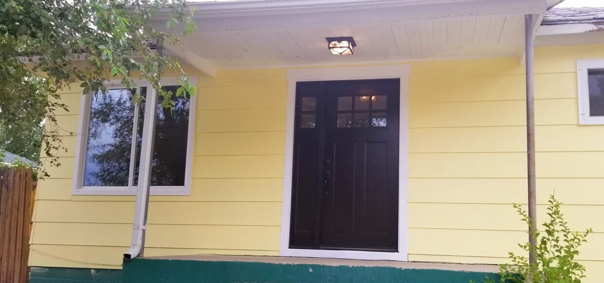 Foto principal - 359 H St
