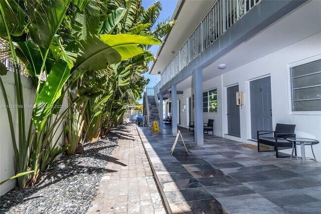 Building Photo - 8430 Harding Ave
