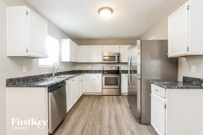 Foto del edificio - 1262 Kenwood Dr