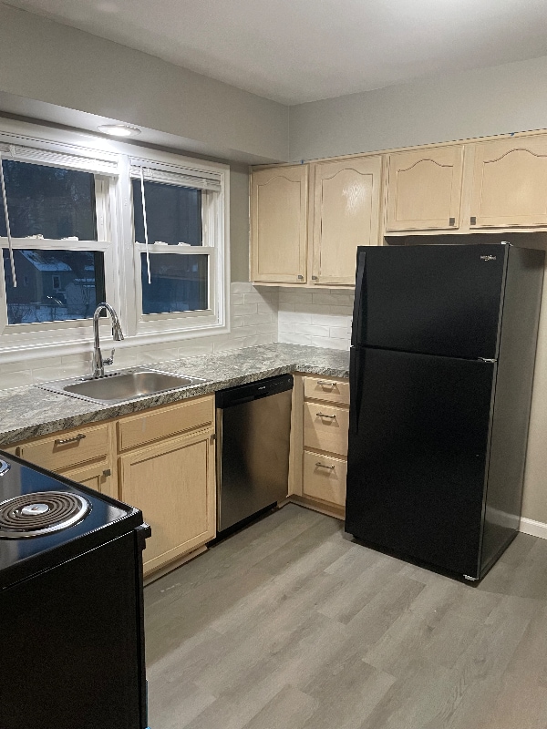 Building Photo - 5706 Pratt St