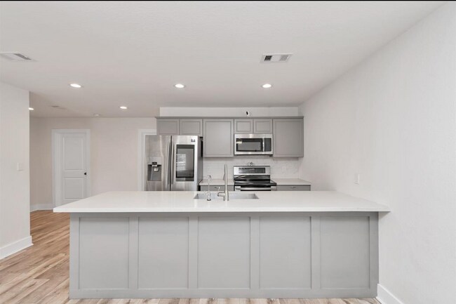 Kitchen (Fridge not Included) - 1212 16th Ave N