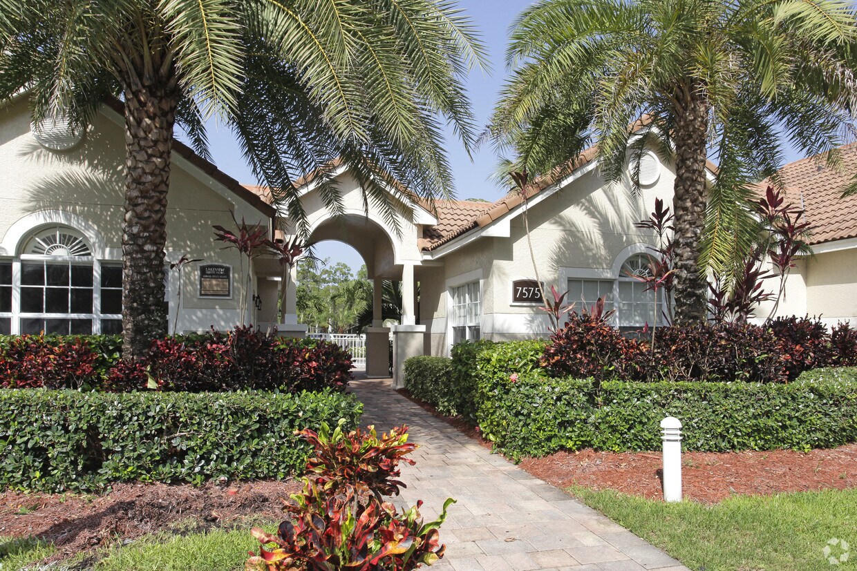Legacy Lakeview Apartments in North Lauderdale, FL