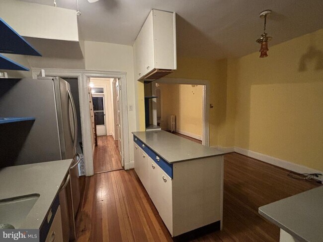 Foto del edificio - 741 Newton Pl NW