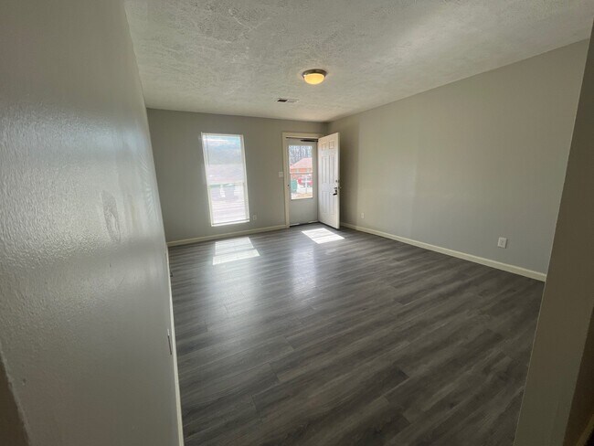 Foto del edificio - 32 Georgian Cv