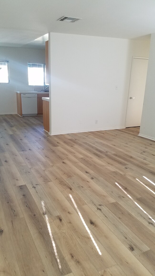 Building Photo - 808 Westmount Dr