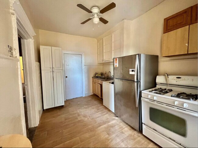 Foto del edificio - 1624 Pitkin Ave