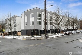 Building Photo - 1326 E Spring St