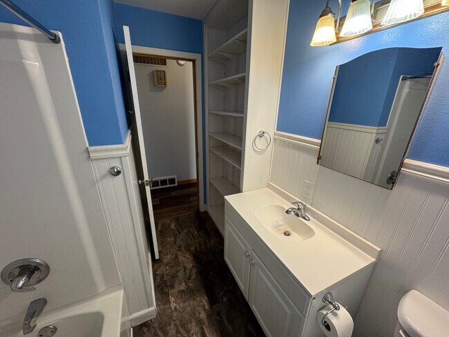 Foto del edificio - 817 W 4th St