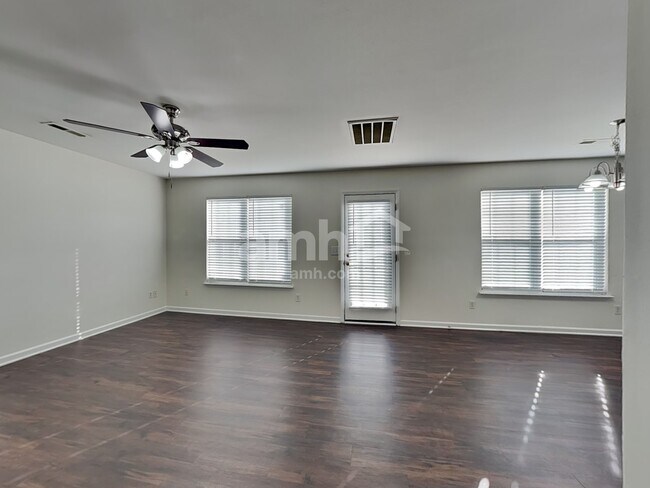 Foto del edificio - 2307 Sidney Porter Dr