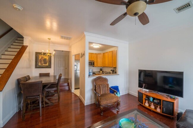 Building Photo - 211 Surf Dr