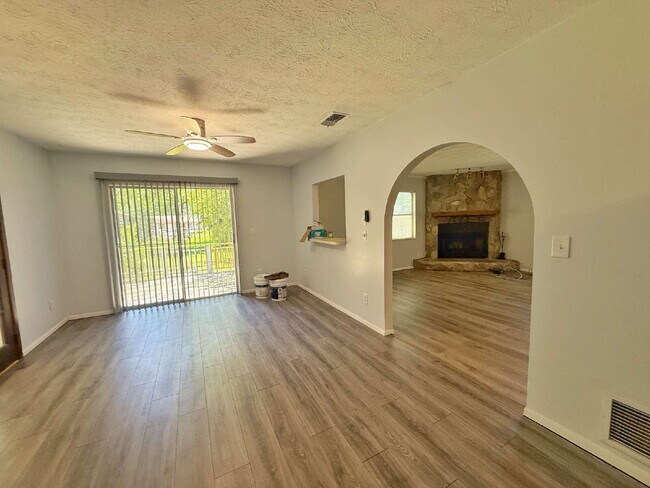 Foto del edificio - North Airport Manufactured Home on quiet street.