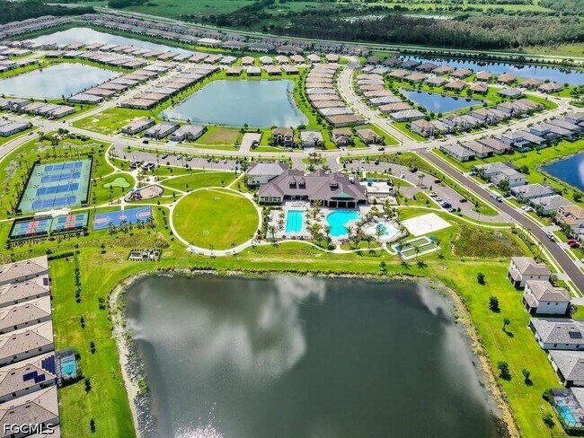 Building Photo - 10883 Timber Creek Dr