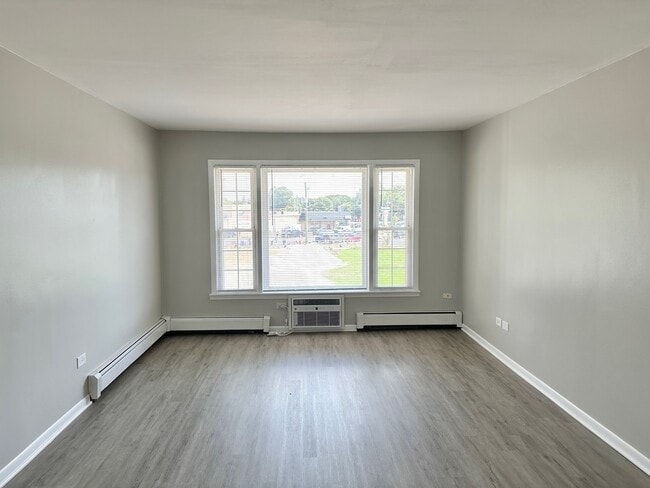 Building Photo - 3404 Maple Ave